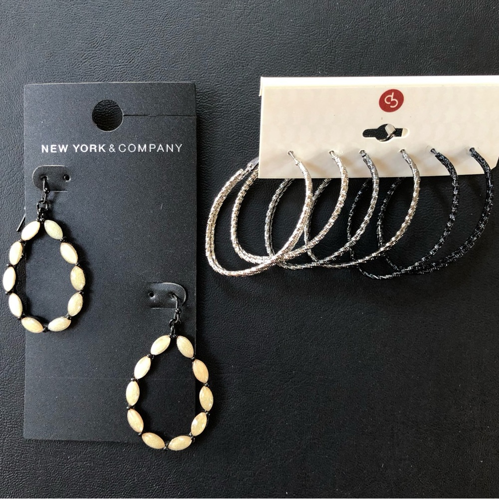 Set of 3 pairs of earrings & single set